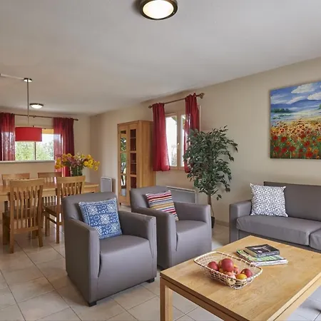 8 Pers. Semi-detached